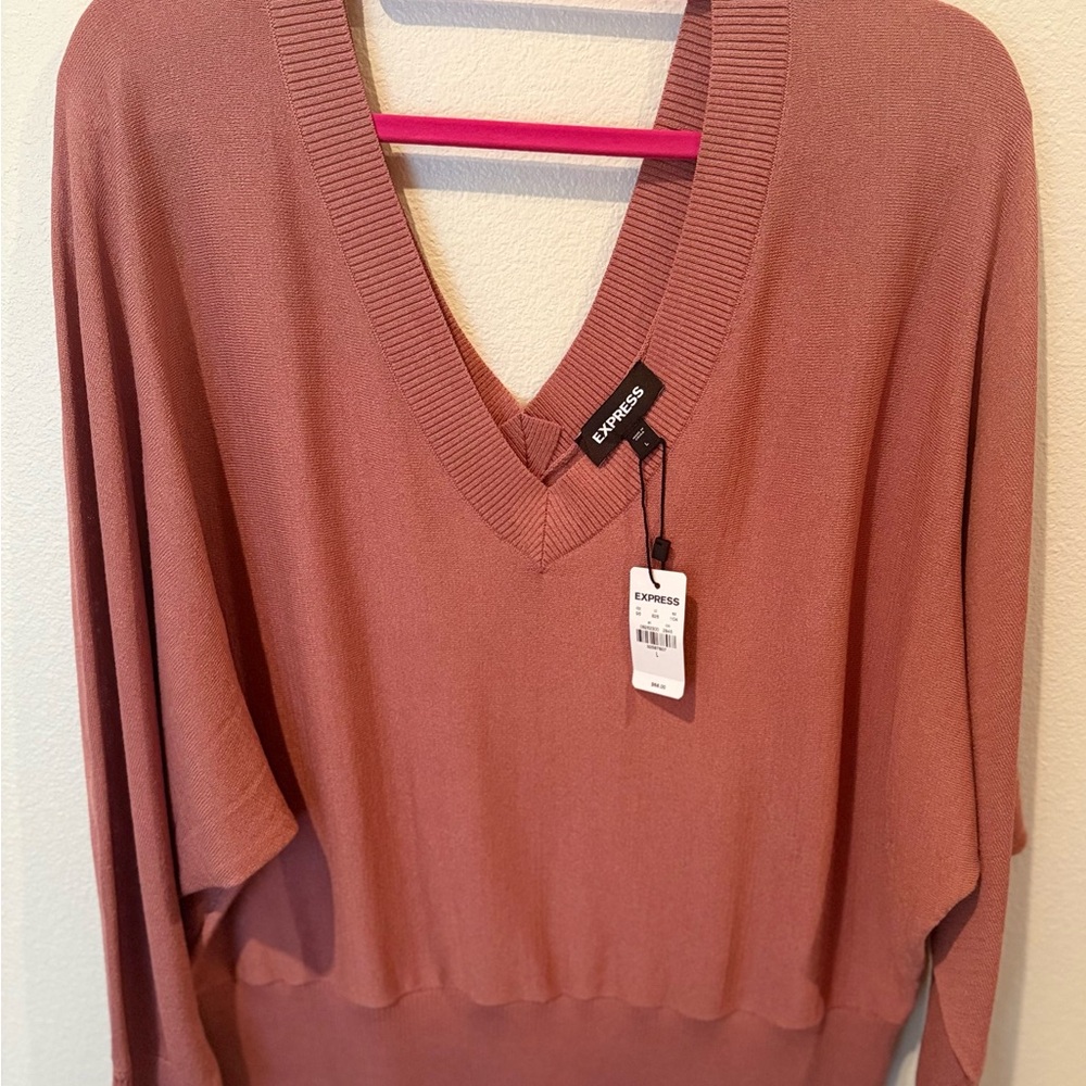 Brand New with Tags – Express Women’s Rose Mauve Light Sweater (Size Large)
